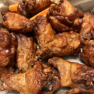 Damn Good Wings !!! But the service was well below par tonight !!!