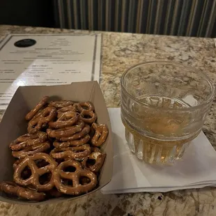 Love their free happy hour !!!