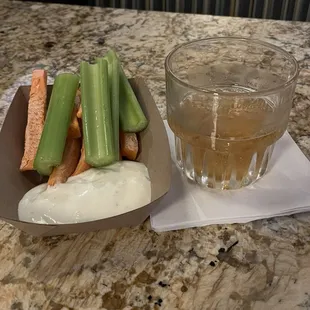 Love their free happy hour !!!