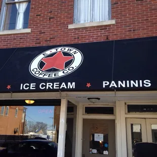 Cute little coffee shop on the way back home for  Galena