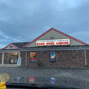 the front of a liquor store