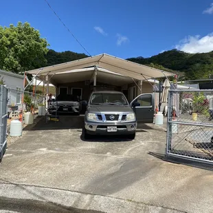 16'x20' white VINYL tarp! Contrary to what the owner will tell you this white is cool!