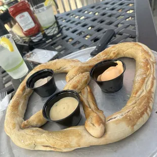 Merwin&apos;s Pretzel, Mmmm