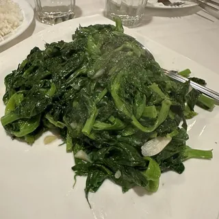 105. Stir Fried Snow Pea Leaves with Garlic