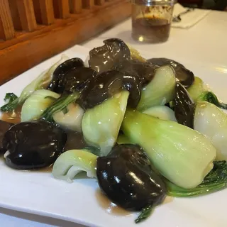 111. Black Mushroom with Mustard Green