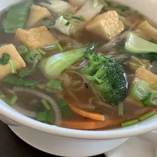 HT5. Tofu & Veggie Noodle Soup