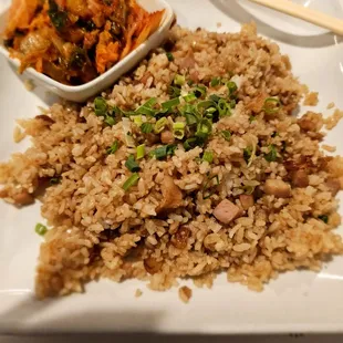 Dinner@Eagle Cafe; 8/20/2024.This is how I like my "Garlic Bacon Fried Rice", w/Da kimchee on Da side, not da Kimchee in my Fried Rice! LOL!
