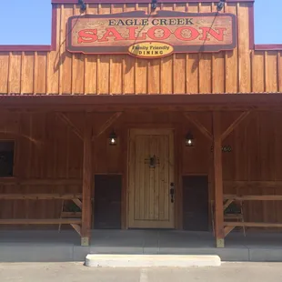Very cute and new country saloon!!
