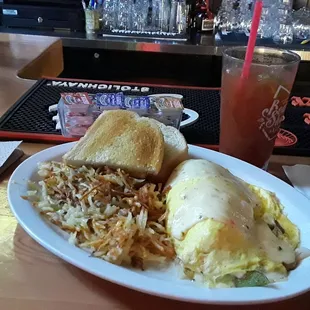 Pulled pork omelette,  double Bloody Mary, extra crispy hashbrowns, vitamins, hams, good times for breakfast.
