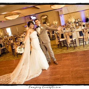 Eagle Glen Golf Club Wedding--Full Ballroom Reception. Photography: imageryconcepts.com