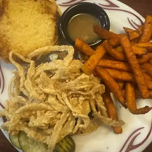 Bacon &amp; Bleu Cheeseburger w/sweet potato fries