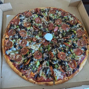 Eagle special pizza, extra large