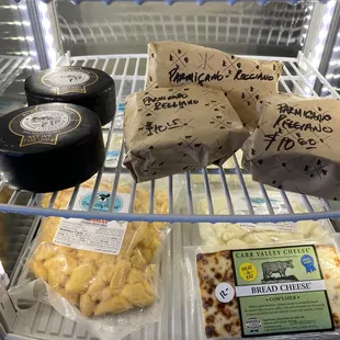 cheese, crackers, and crackers