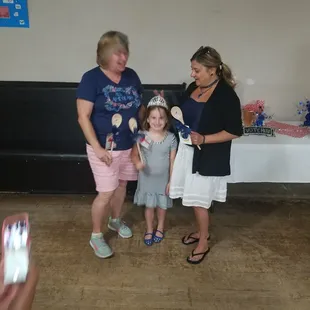 My daughter placed 3rd!! =)