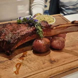 Tomahawk Steak