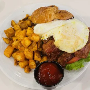 B.L.T.E and potatoes