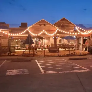 the outside of the restaurant