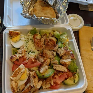Chicken avocado salad (medium)