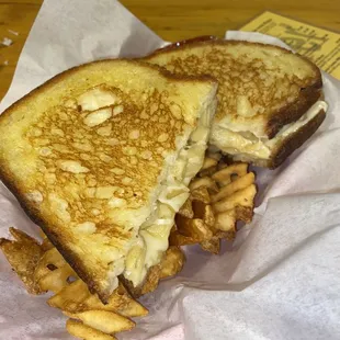 Grilled cheese Homemade Mac and Cheese