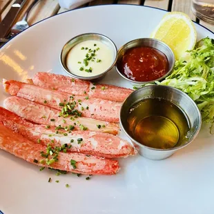 Juicy Snow Crab Legs