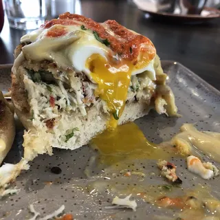 CRAB CAKE BENNY