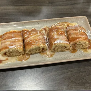 CINNAMON ROLL PANCAKES