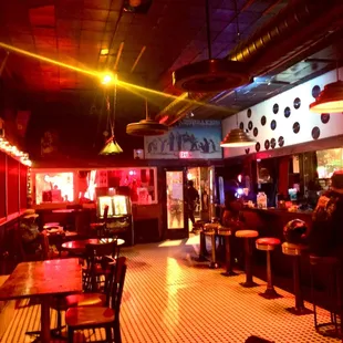 A must stop in spot for bragging rights. A lot of history and stories.