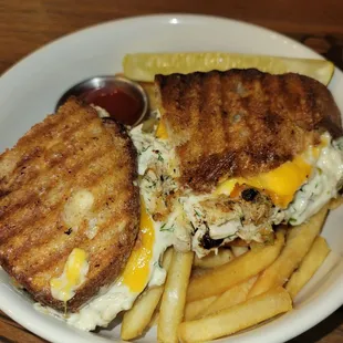 Tuna Melt, to die for! Omg!!!