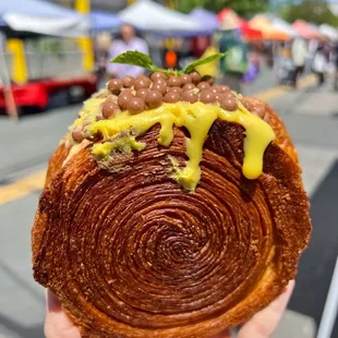 Passion fruit supreme croissant (@joeynht)