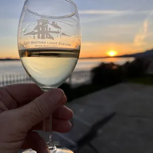 Sunset views with champagne and hors d'oeuvres.