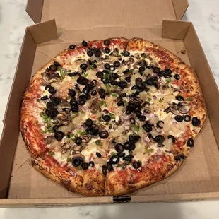 14&apos; Large Central Park Veggie Pizza