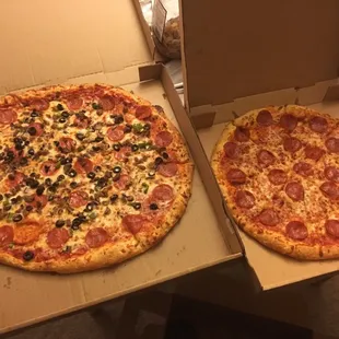 XL Enzo&apos;s combo and L pepperoni