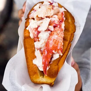 Maine Style Lobster Roll