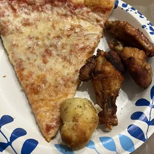 Pizza wings and garlic roll