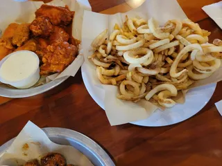 Hooters