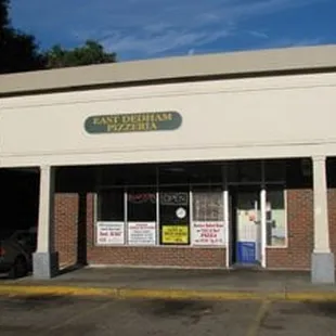 East Dedham Pizzeria Outside