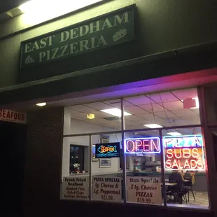 East Dedham Pizzeria -- Della Park Plaza : 234 Bussey Street, Dedham         Storefront