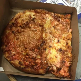 This is how they deliver their pizza.