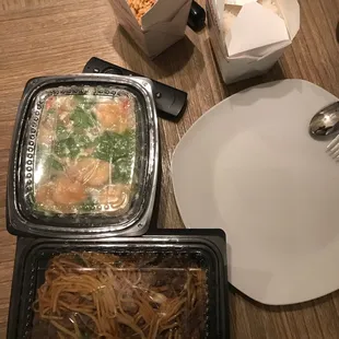 Shrimp w lobster sauce, beef low mein, and two side of rice all for 20$  great price and taste good