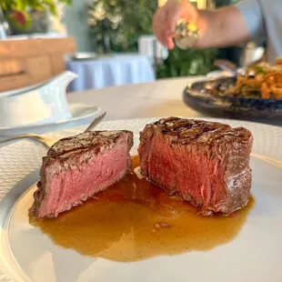 Filet Mignon (medium rare)