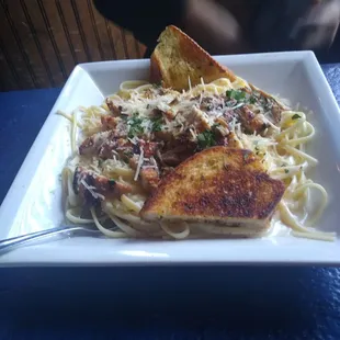 Chicken and Fresh Mozzarella with Linguine and Garlic bread