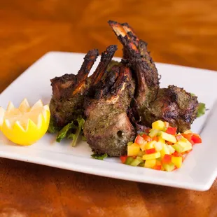 LAZIZ PASLIAN (GF)
lamp chops marinated in five fresh greens