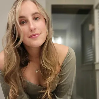 Lindsey C.