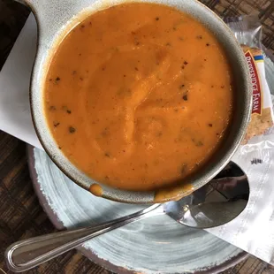 Tomato basil soup