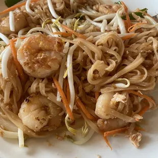 Pad thai with shrimp without peanuts