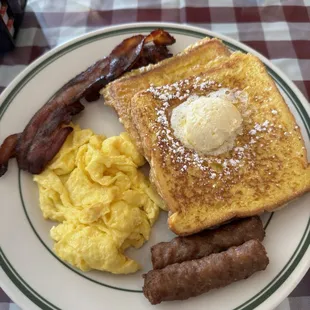 a plate of breakfast food