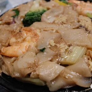 pad see lew w/ shrimp