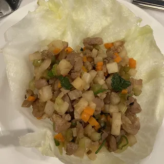 Minced Seafood with Lettuce Cups