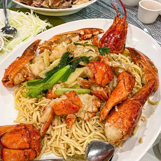 Live Maine Lobster w/ E Fu Noodles