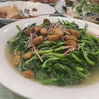 Spinach with Garlic Sauce